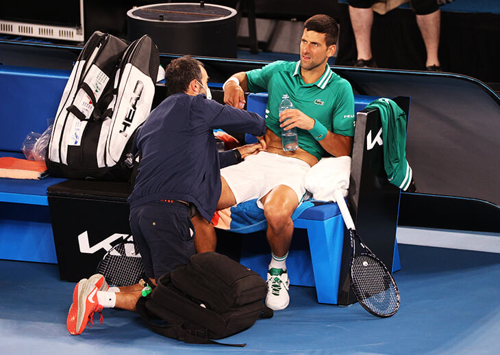 Джокович выиграл Australian Open с надрывом мышц живота. В Австралии таких травм было много – вероятно, из-за карантина